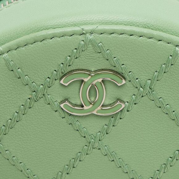 Chanel Lambskin Ultimate Stitch Round Clutch with Chain - Picture 9 of 10